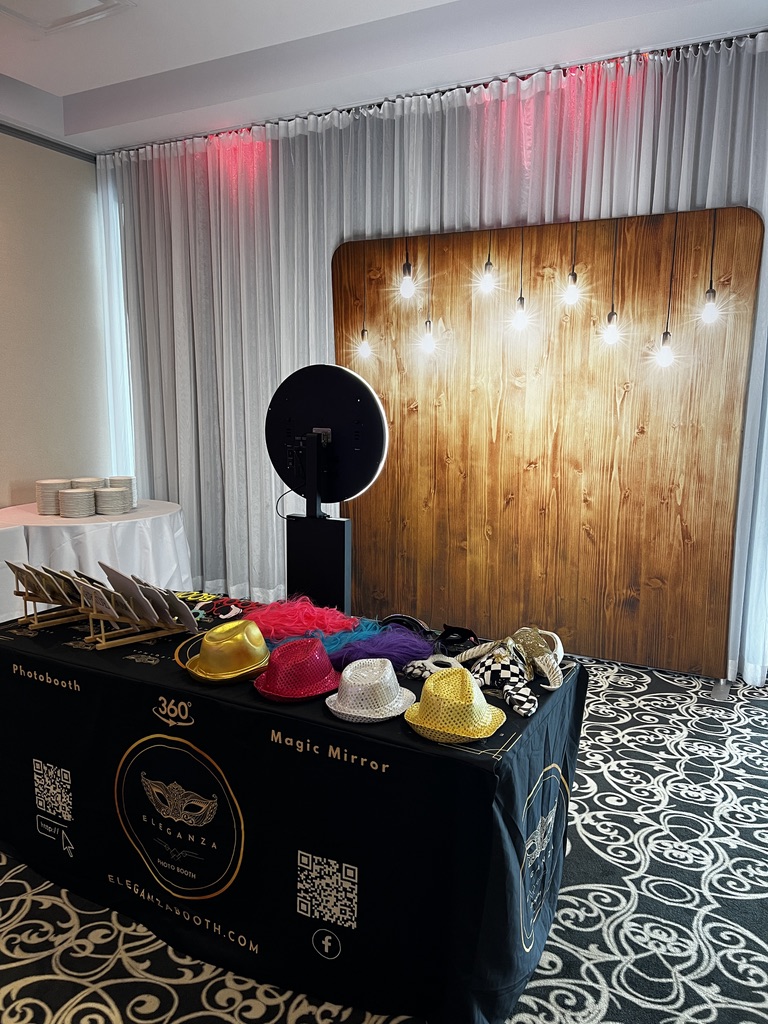 Photobooth 360 para eventos corporativos en la Rive-Sud durante un evento en el Gran Montreal