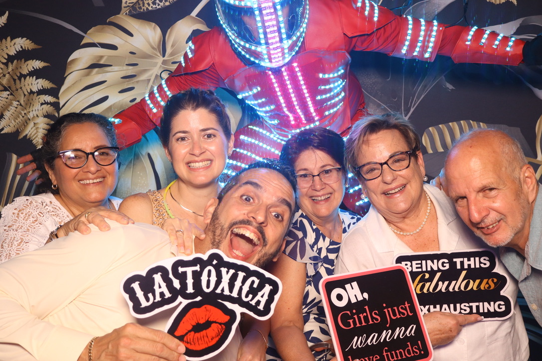 Photobooth para cumpleaños durante un evento en el Gran Montreal