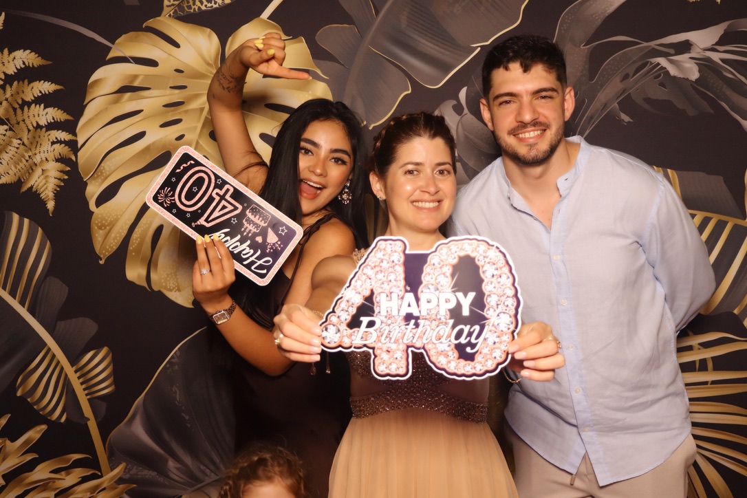 Photobooth para cumpleaños durante un evento en el Gran Montreal