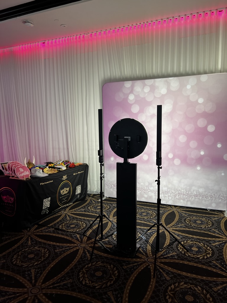Renta de photobooth en Roma Réceptions, Montreal durante un evento en el Gran Montreal